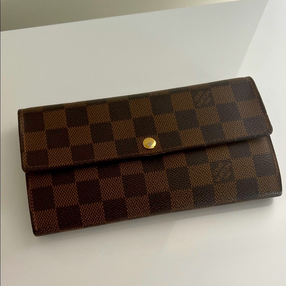 💯 Authentic Louis Vuitton Damier Ebene Wallet with Gold Accent - Picture 2 of 10